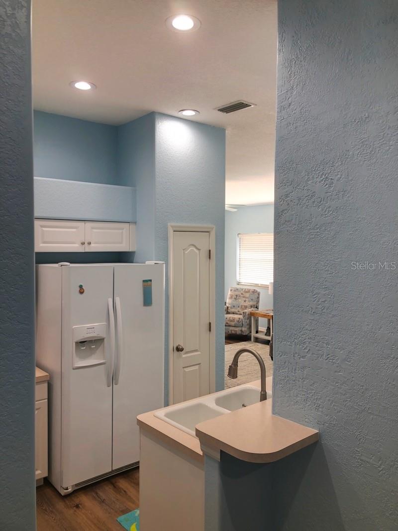 1211 HOT SPRINGS PT, ENGLEWOOD, FL — photo 8