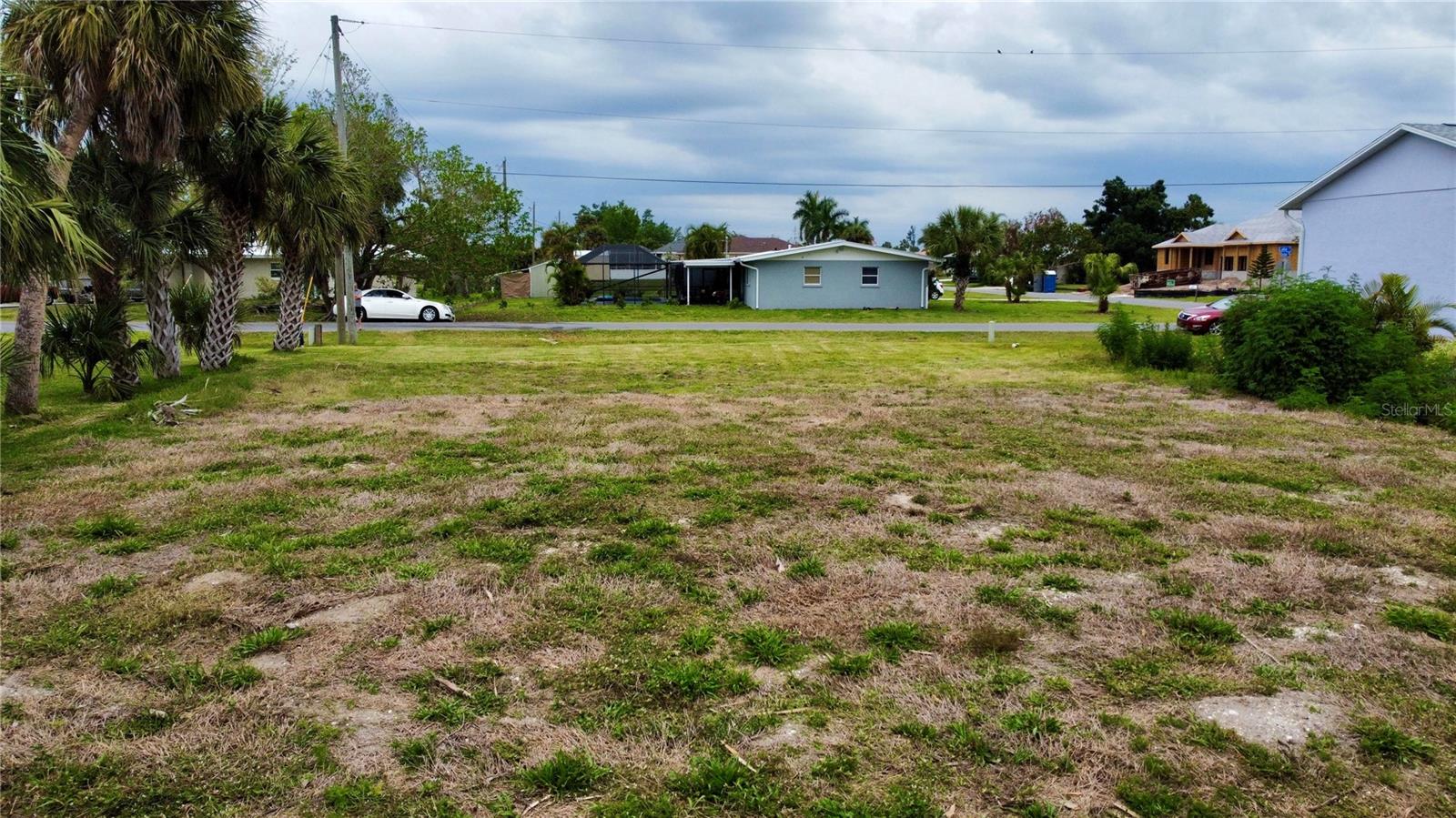 341 LAKE CT, PUNTA GORDA, FL