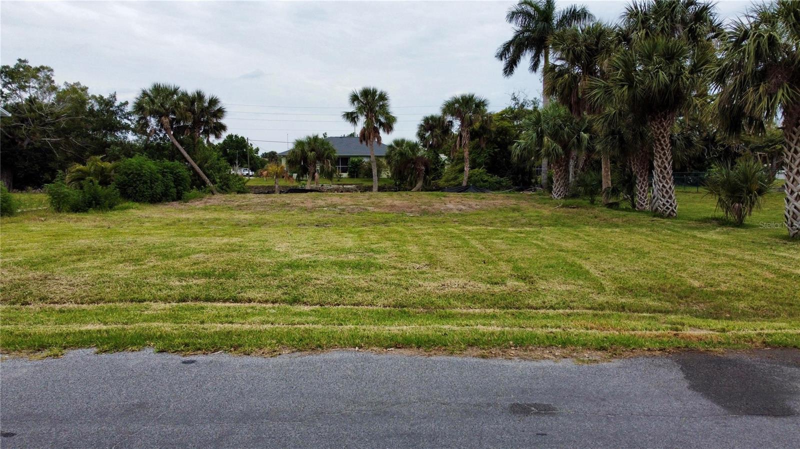 341 LAKE CT, PUNTA GORDA, FL — photo 3