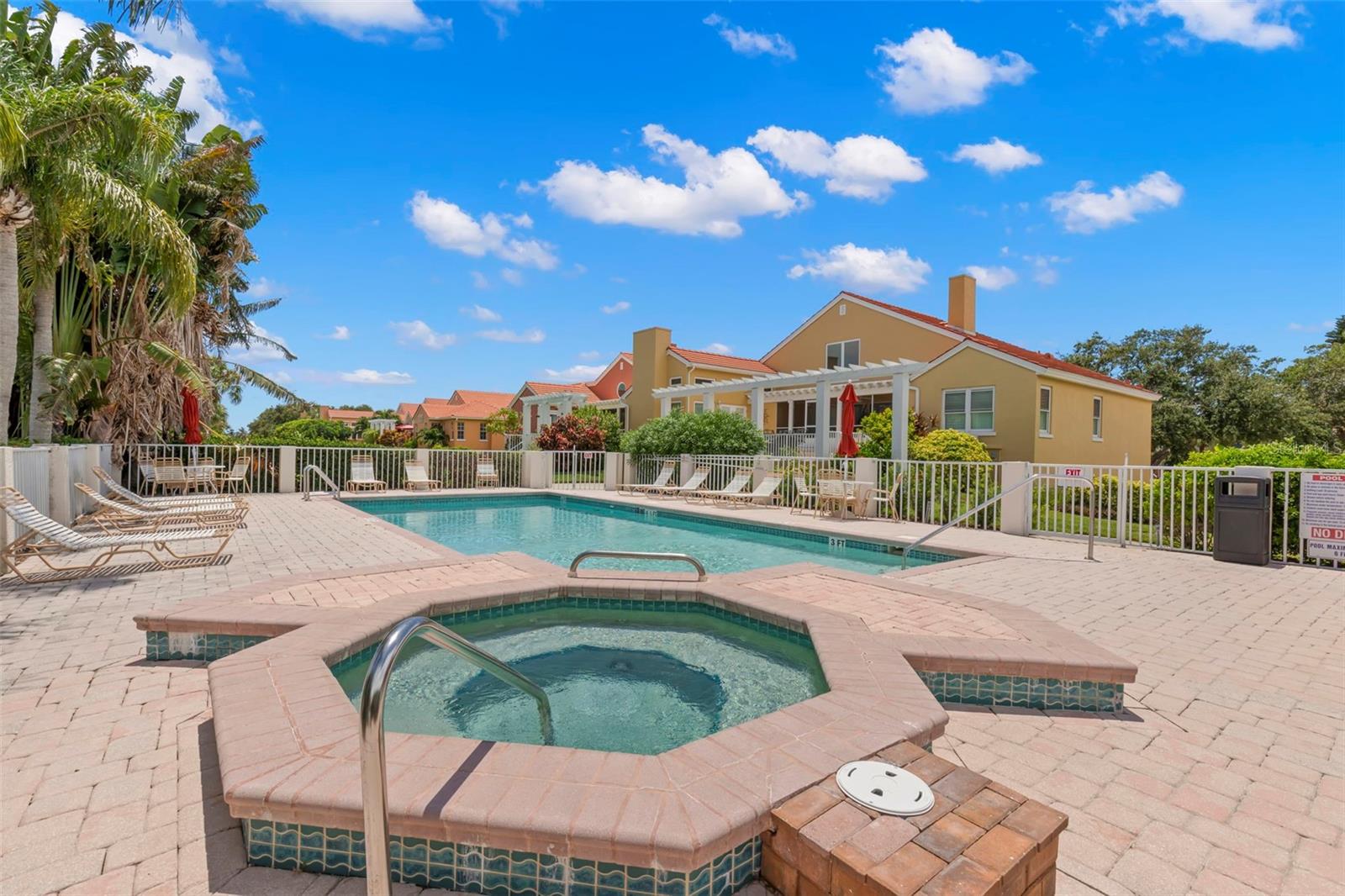 47A BAYVIEW CT S, ST PETERSBURG, FL — photo 43