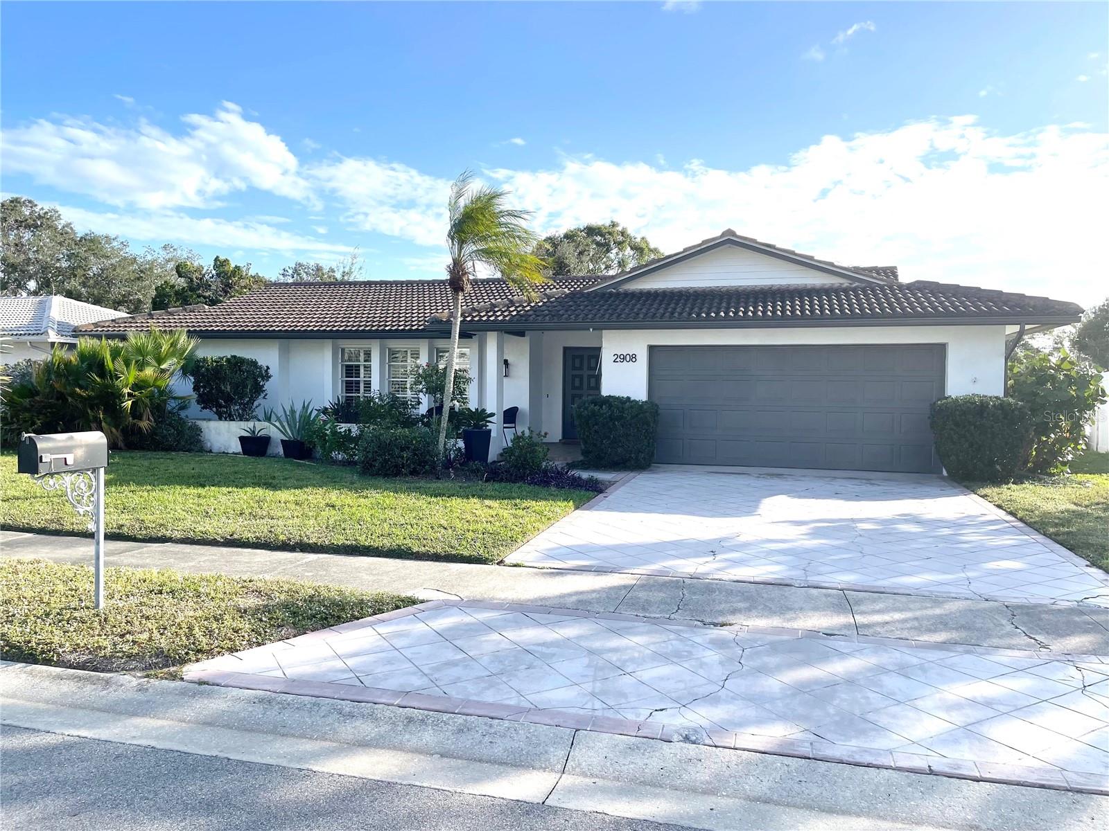 2908 CAPTIVA DR, SARASOTA, FL