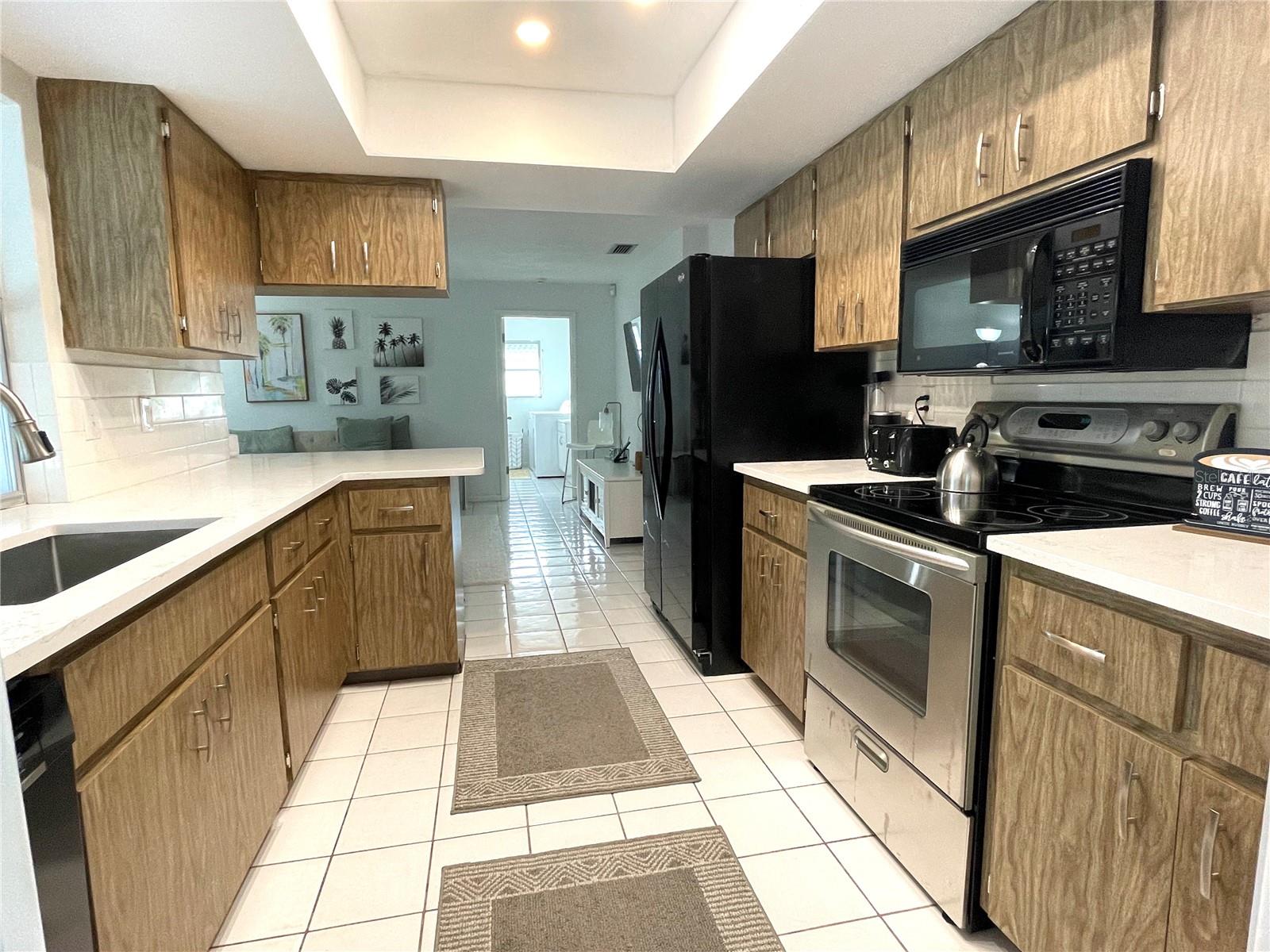 2908 CAPTIVA DR, SARASOTA, FL — photo 2
