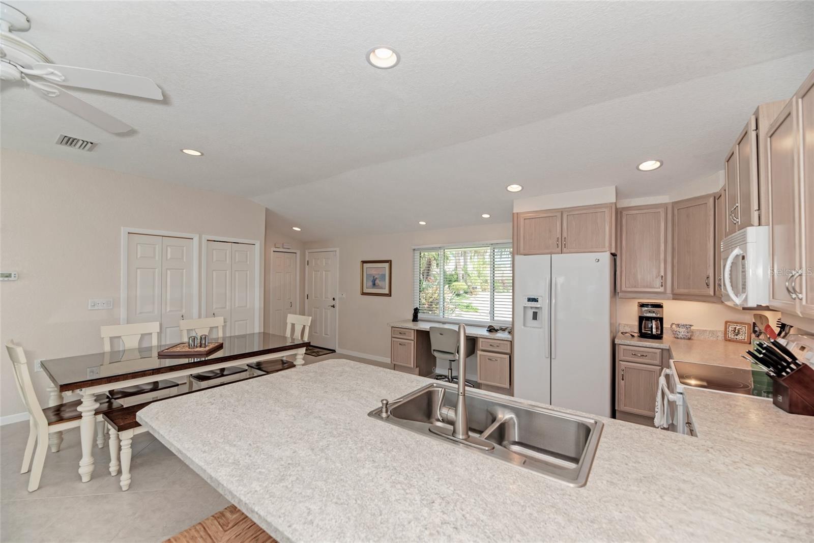 5577 CONTENTO DR, SARASOTA, FL — photo 17