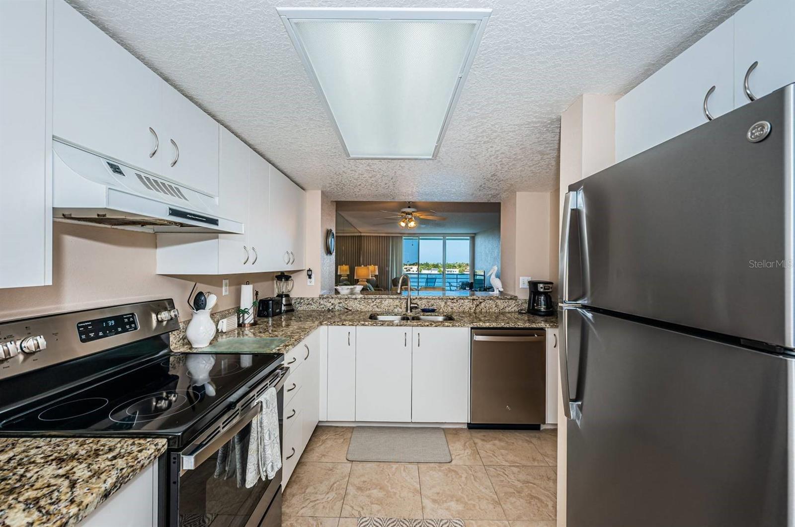 6093 BAHIA DEL MAR CIR #478, ST PETERSBURG, FL — photo 3