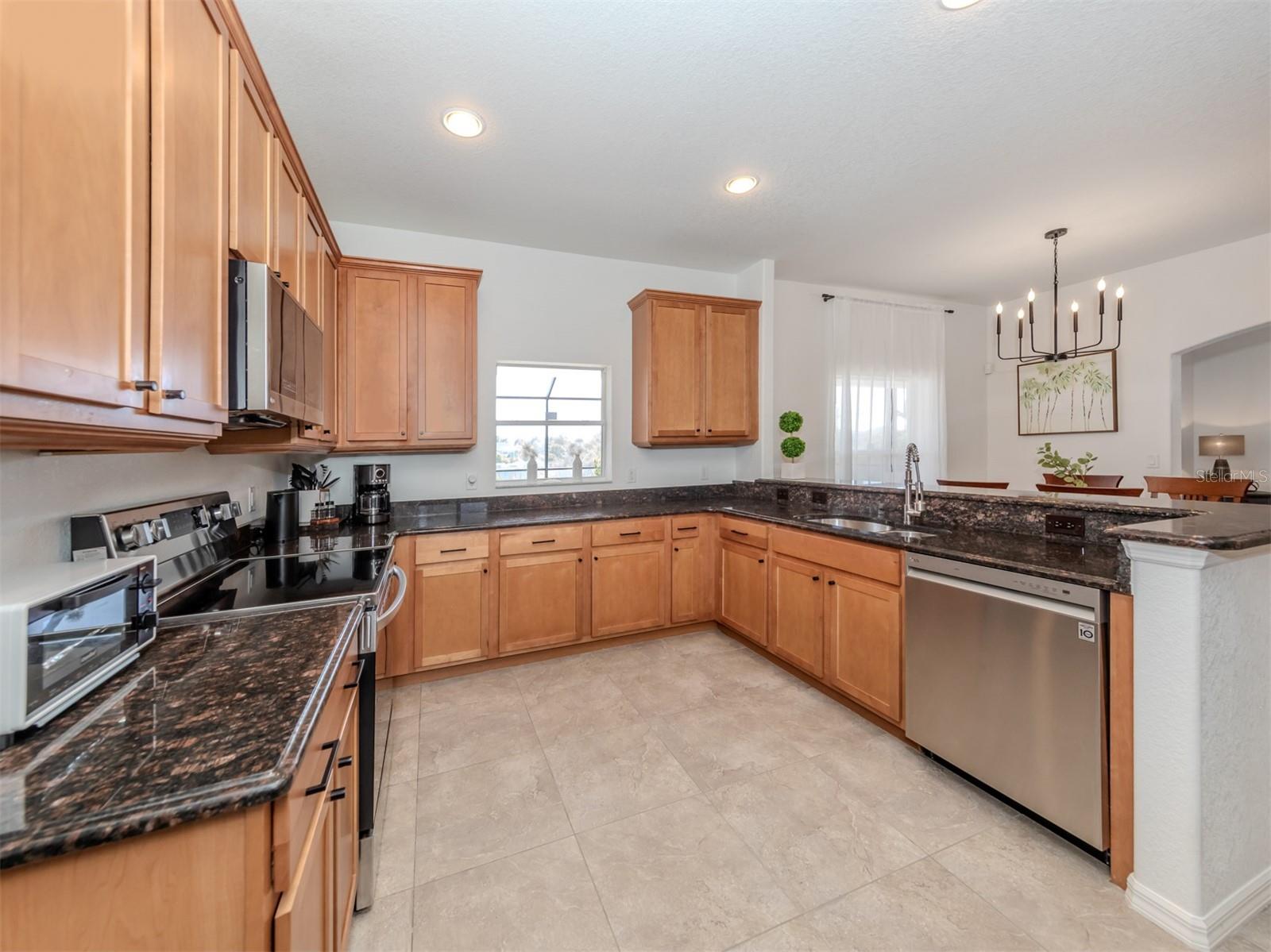 14462 FORT WORTH CIR, PORT CHARLOTTE, FL — photo 42