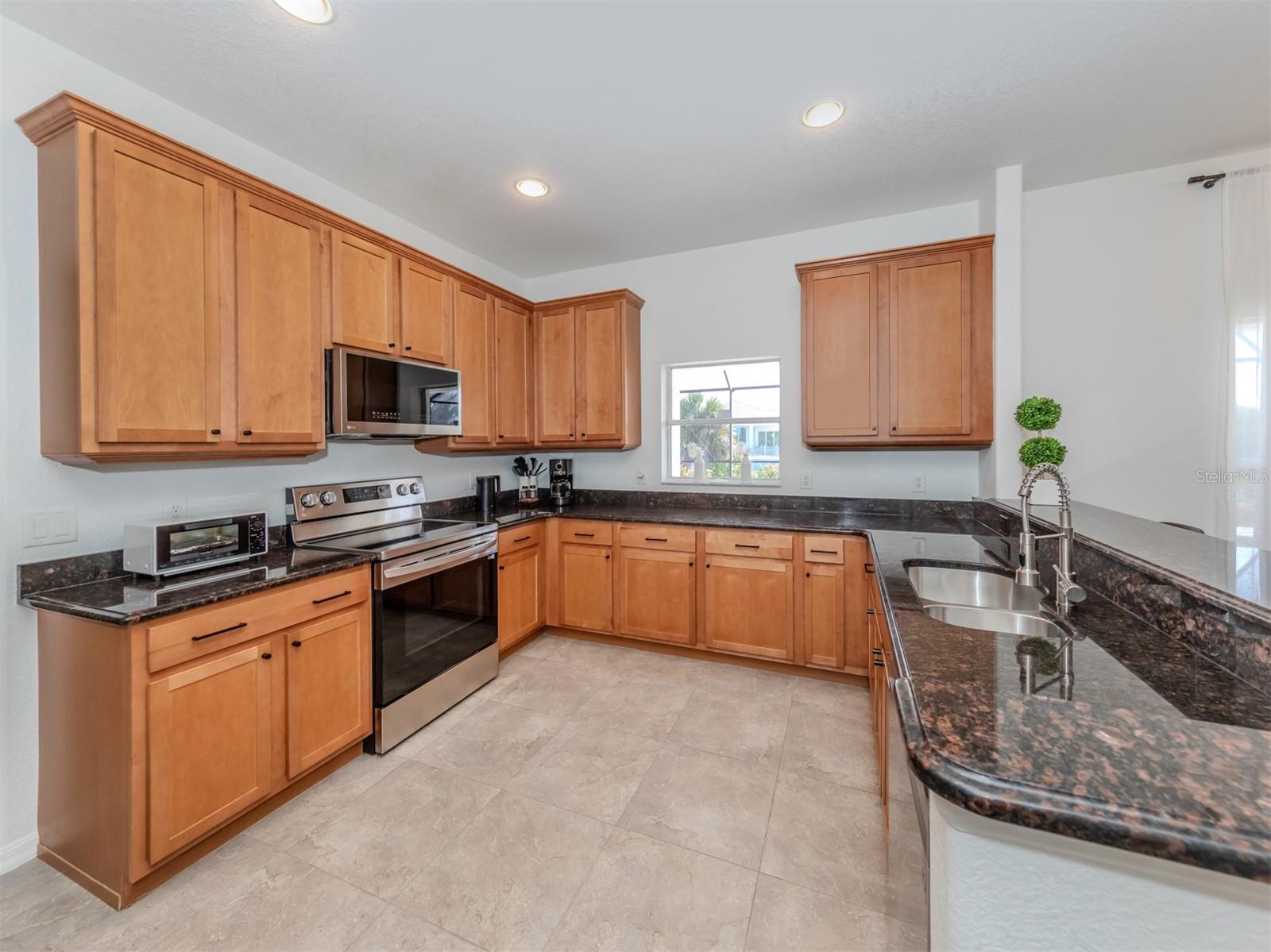 14462 FORT WORTH CIR, PORT CHARLOTTE, FL — photo 43