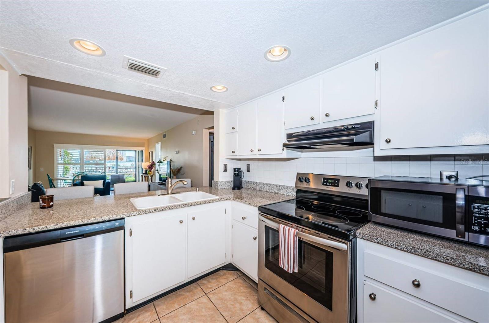 6268 PALMA DEL MAR BLVD S #102, ST PETERSBURG, FL — photo 9