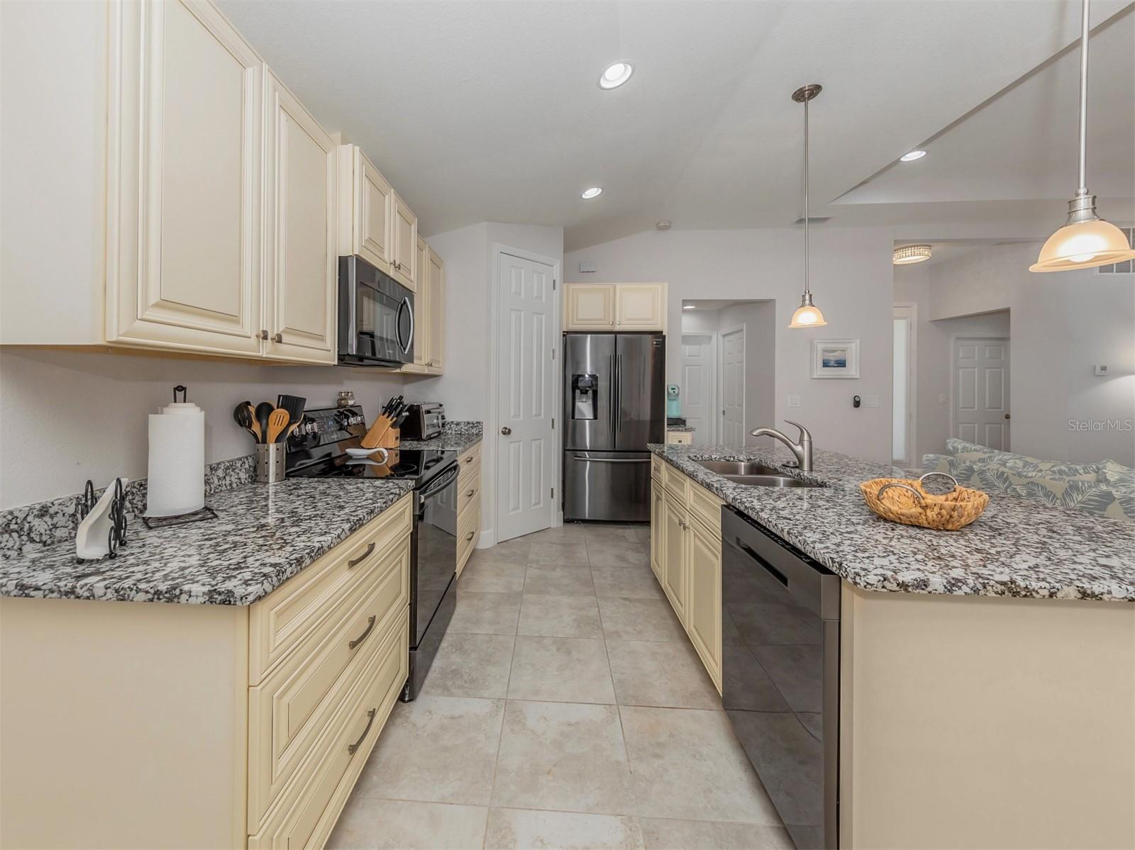 236 HOLLY RD, VENICE, FL — photo 18