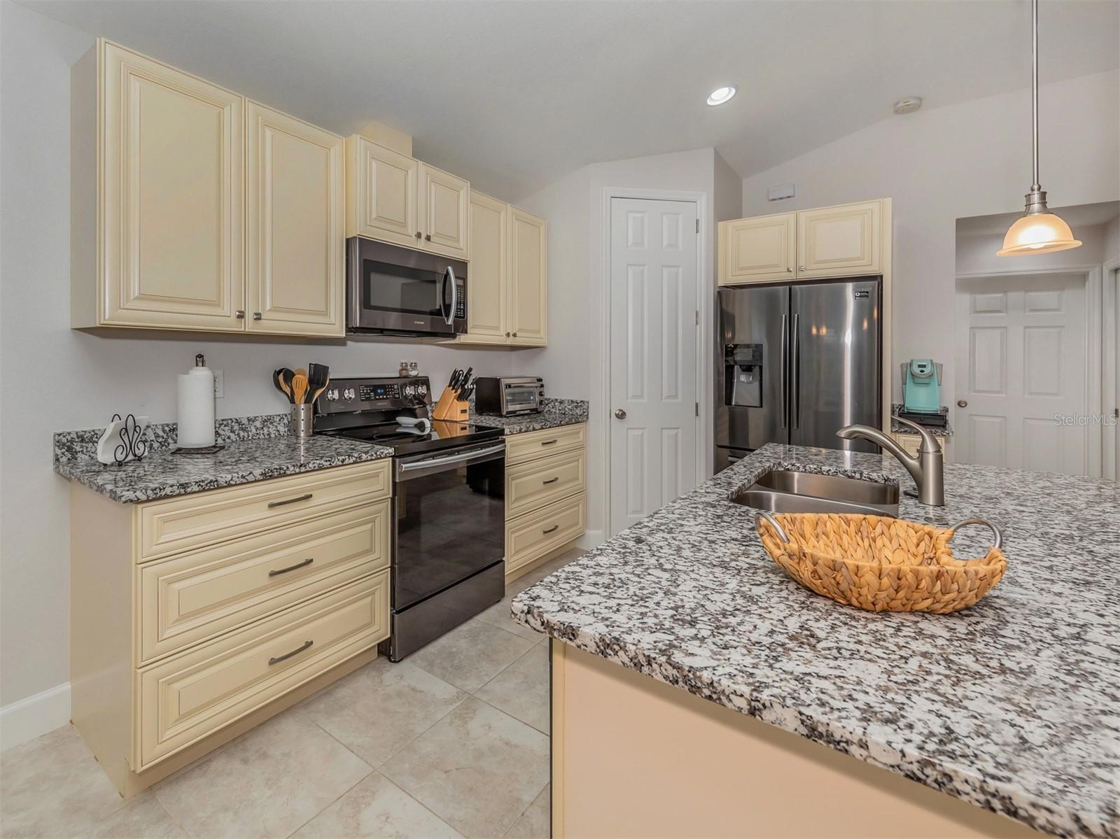 236 HOLLY RD, VENICE, FL — photo 23