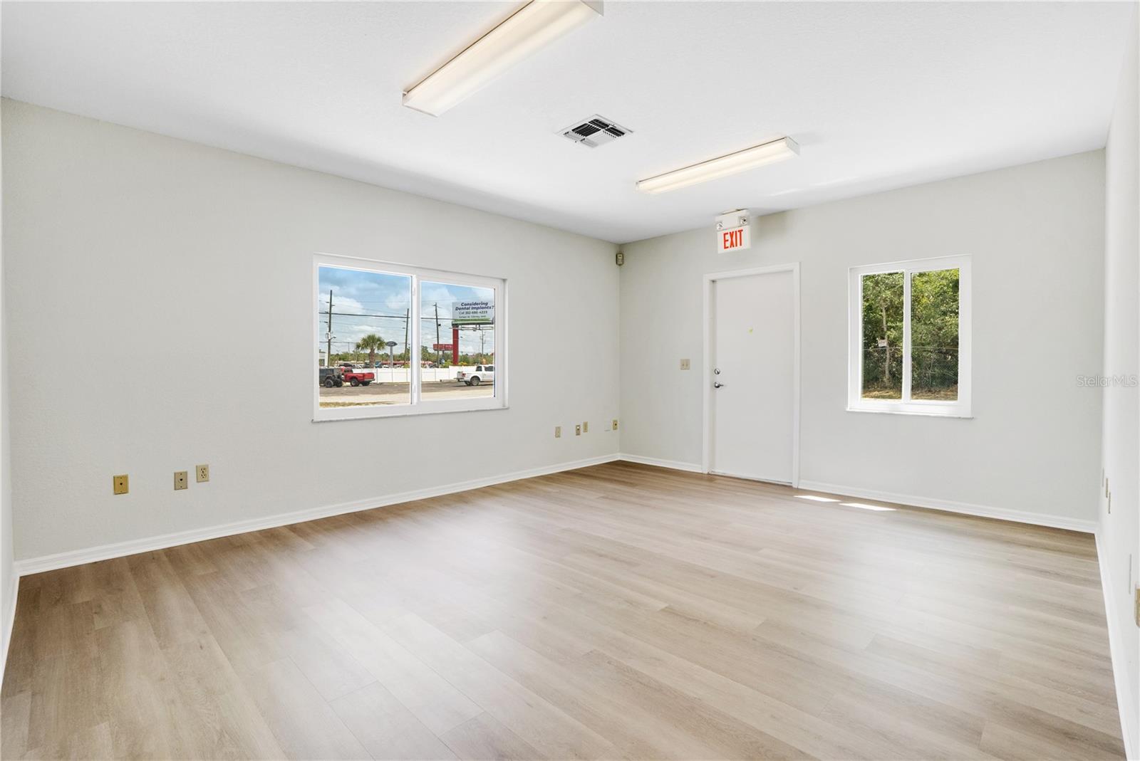 3248 COMMERCIAL WAY, SPRING HILL, FL — photo 14