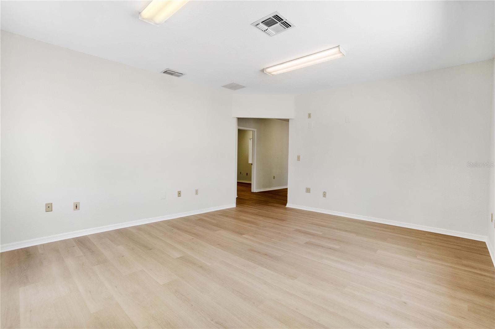 3248 COMMERCIAL WAY, SPRING HILL, FL — photo 15