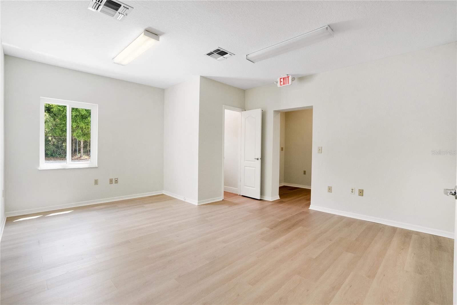 3248 COMMERCIAL WAY, SPRING HILL, FL — photo 16