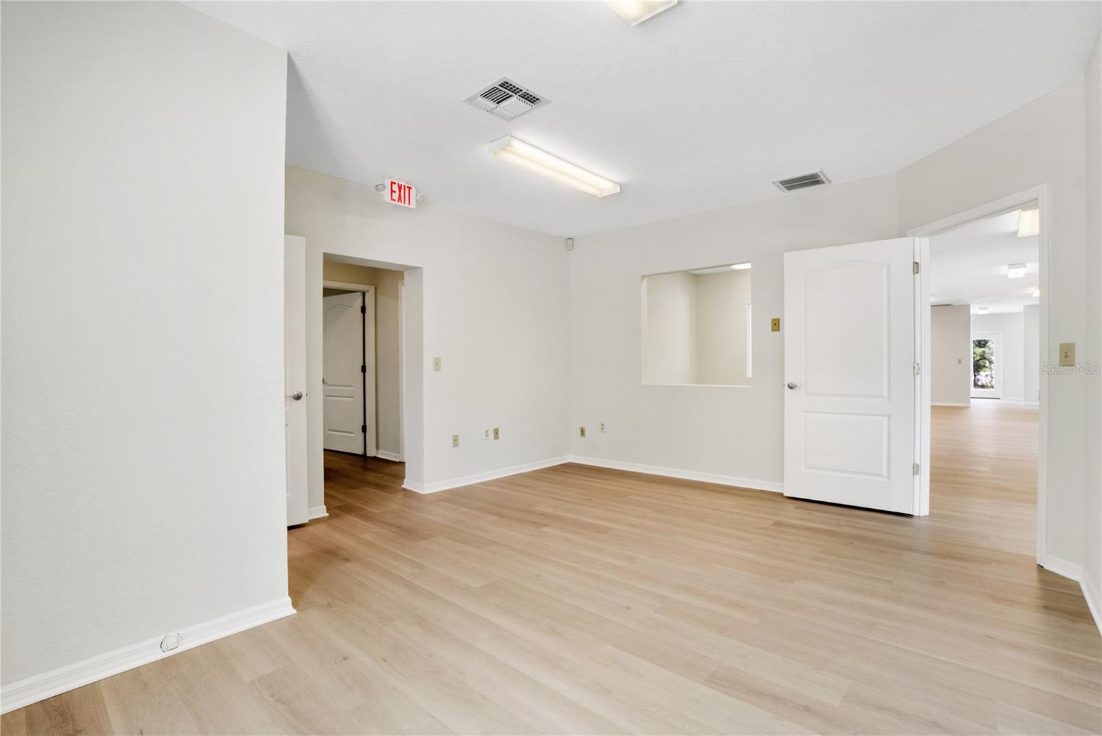 3248 COMMERCIAL WAY, SPRING HILL, FL — photo 17