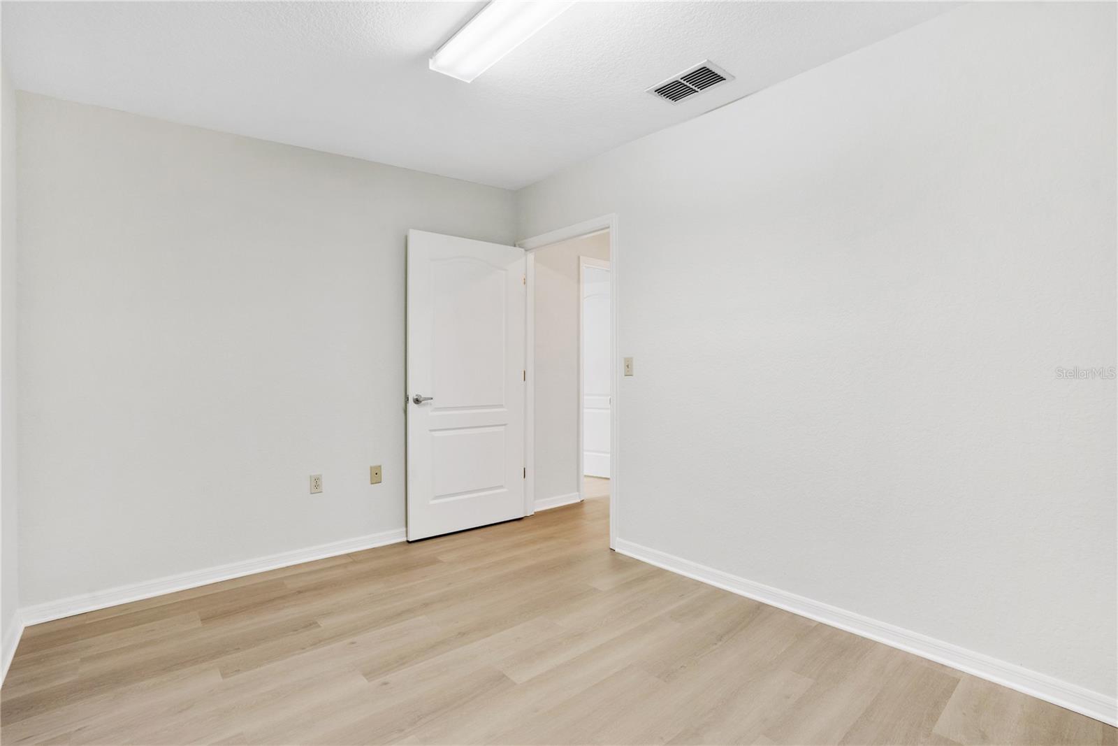 3248 COMMERCIAL WAY, SPRING HILL, FL — photo 22