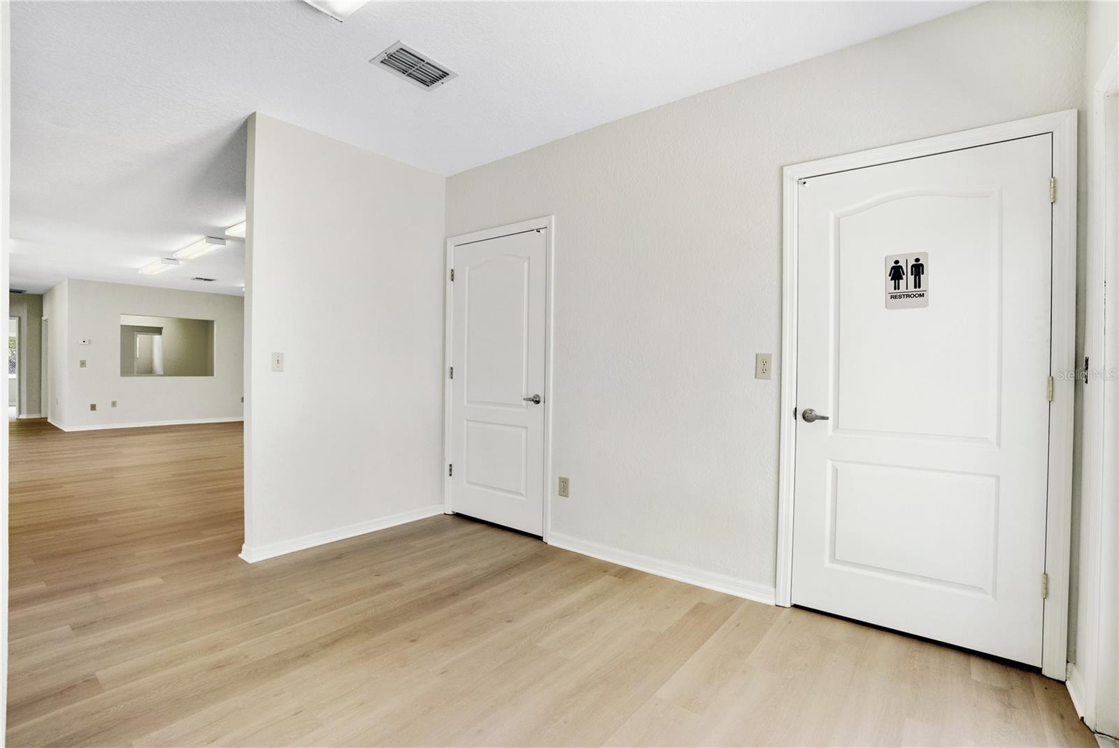 3248 COMMERCIAL WAY, SPRING HILL, FL — photo 26