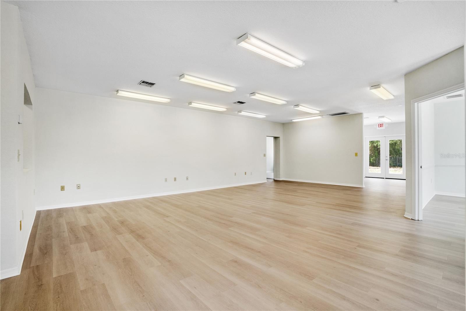 3248 COMMERCIAL WAY, SPRING HILL, FL — photo 4