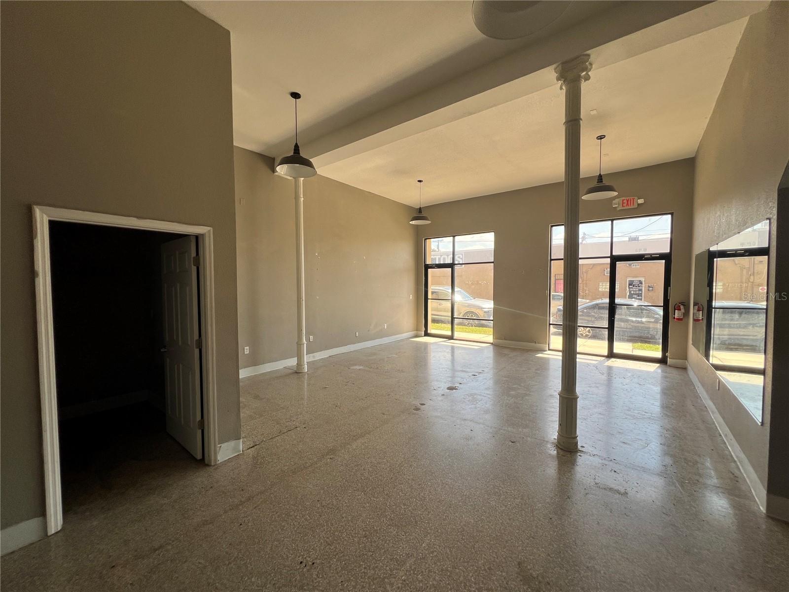 2100 W MAIN ST, TAMPA, FL — photo 8