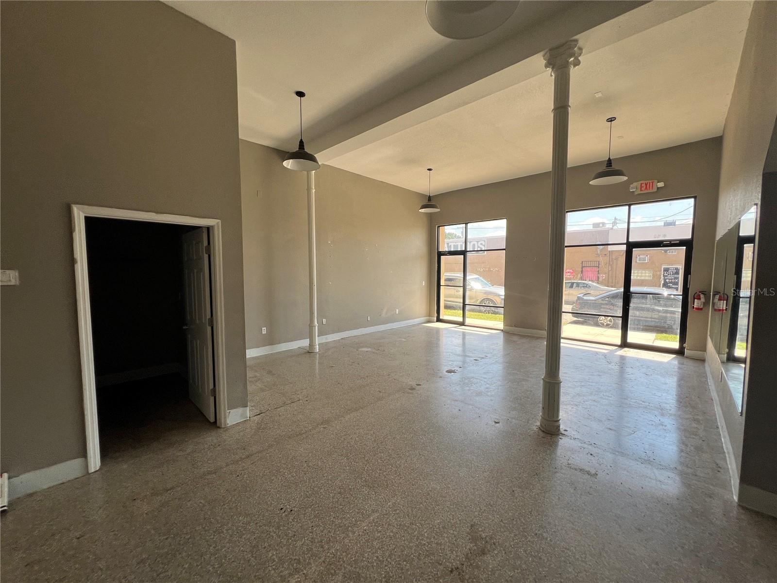 2100 W MAIN ST, TAMPA, FL — photo 10