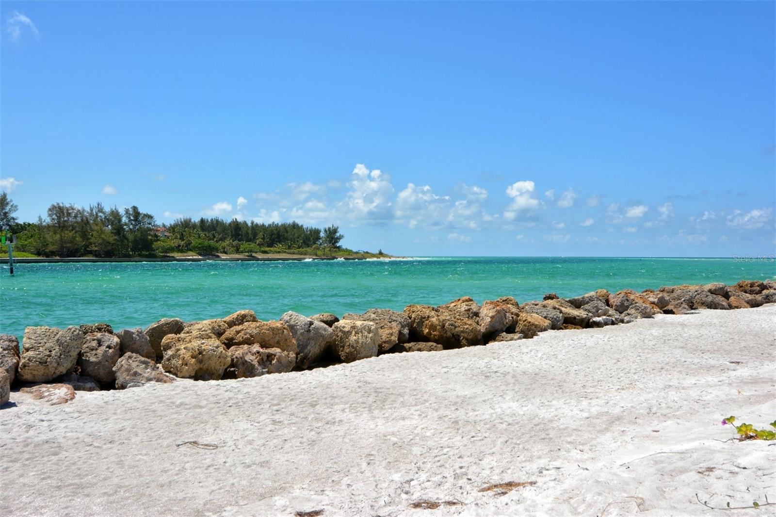 100 SANDS POINT RD #324, LONGBOAT KEY, FL — photo 35