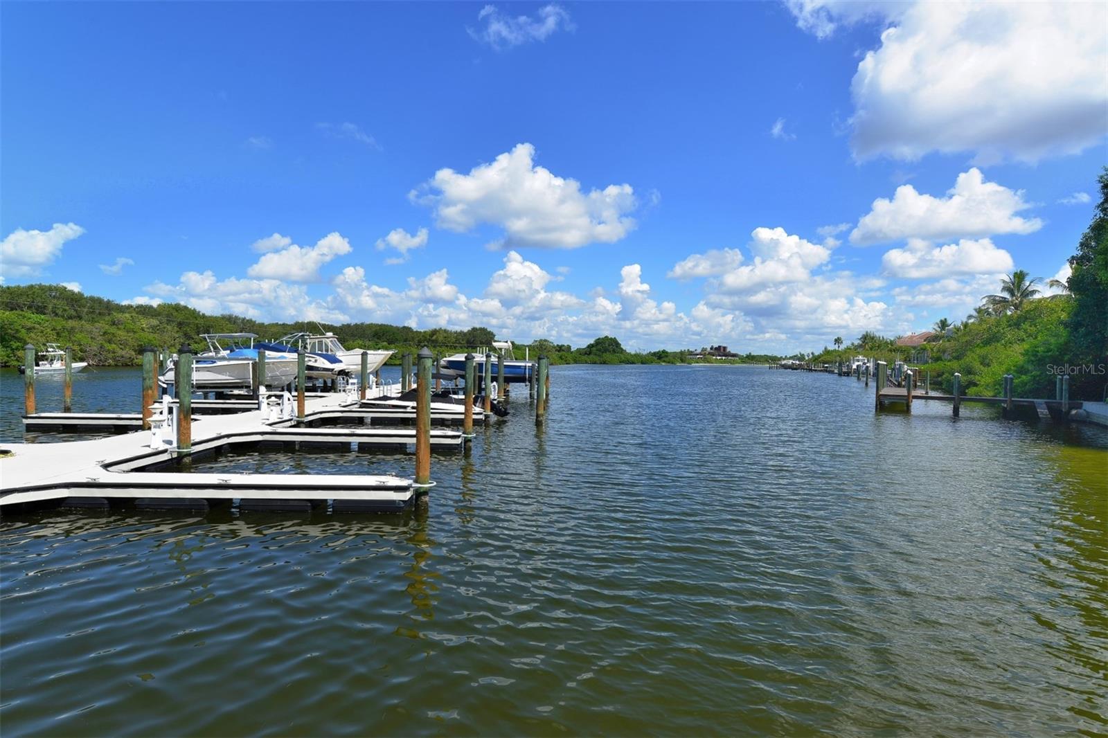 100 SANDS POINT RD #324, LONGBOAT KEY, FL — photo 39
