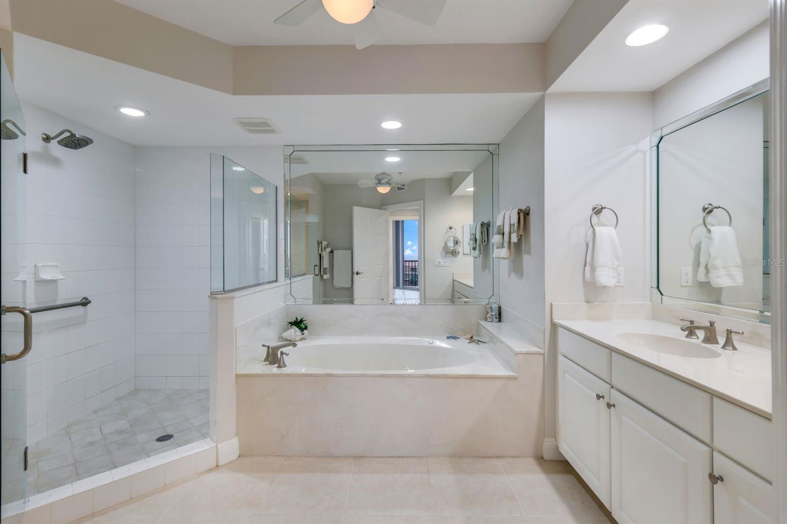3313 SUNSET KEY CIR #404, PUNTA GORDA, FL — photo 17