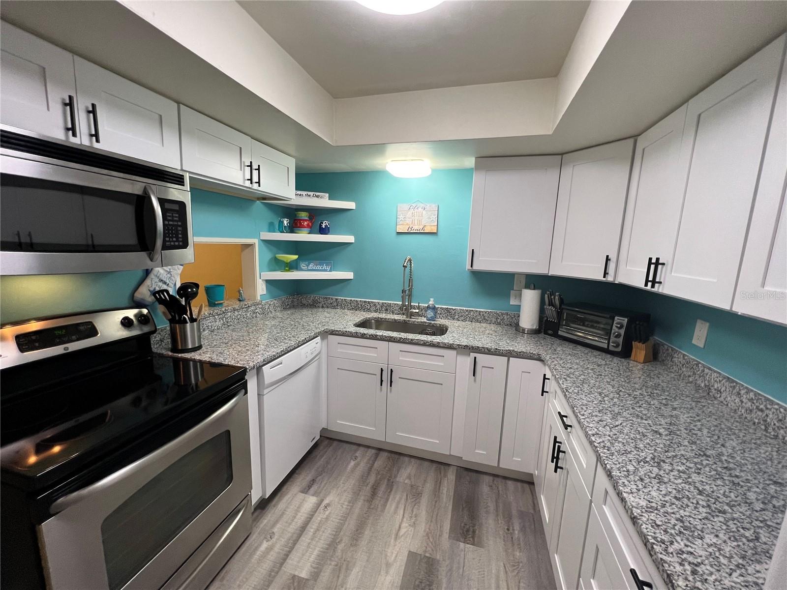1406 N SATURN AVE, CLEARWATER, FL — photo 9