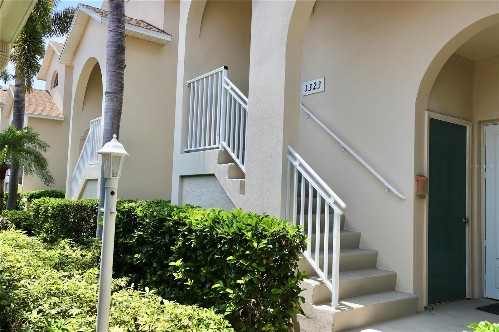 4275 CASTLEBRIDGE LN #1323, SARASOTA, FL