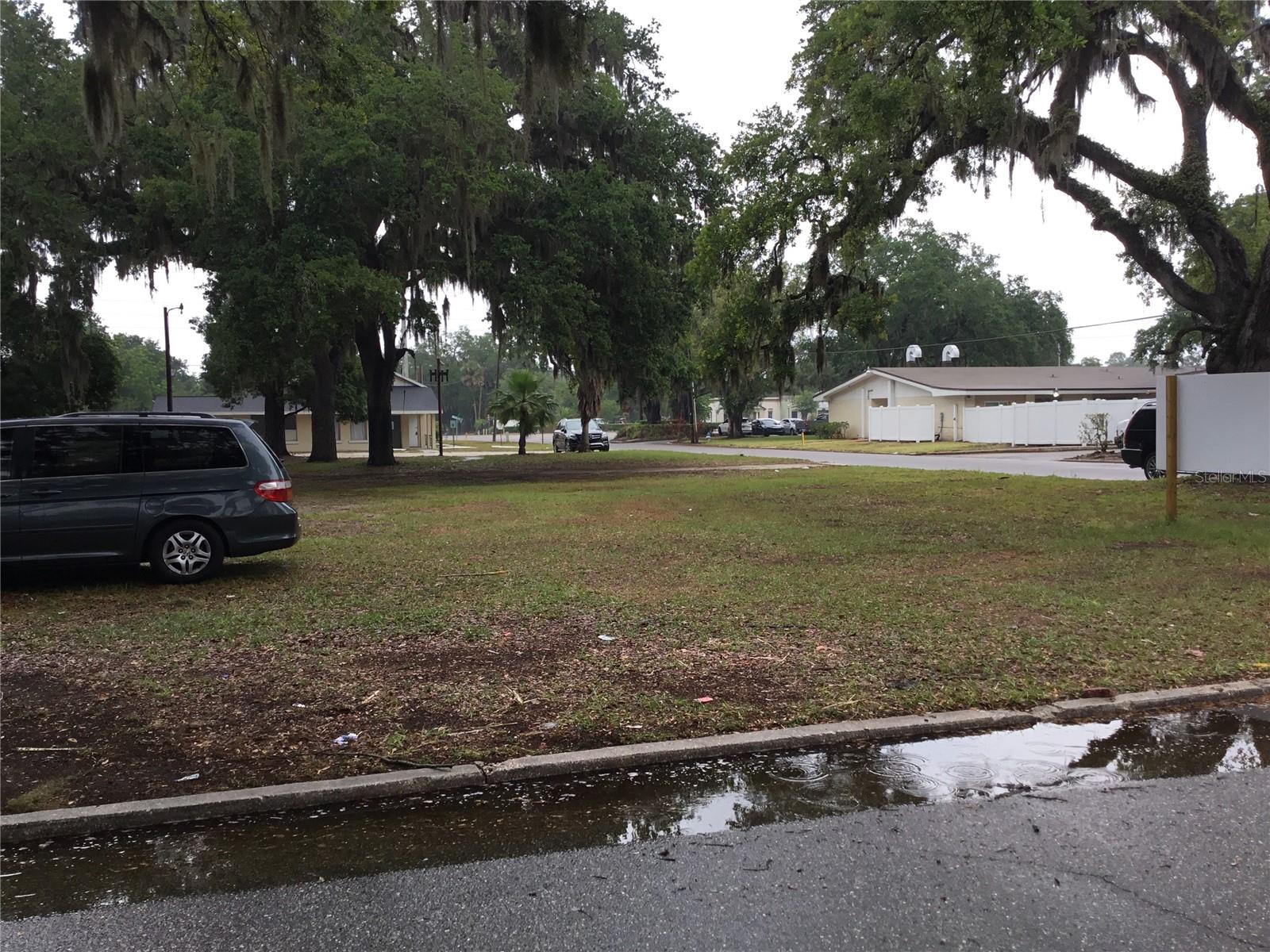 520 20TH ST E, BRADENTON, FL — photo 2