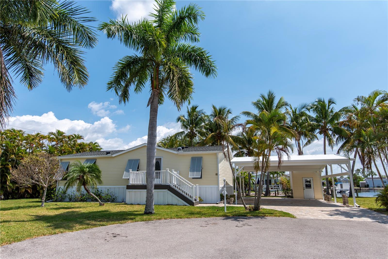 23 HOLLAND DR, PUNTA GORDA, FL