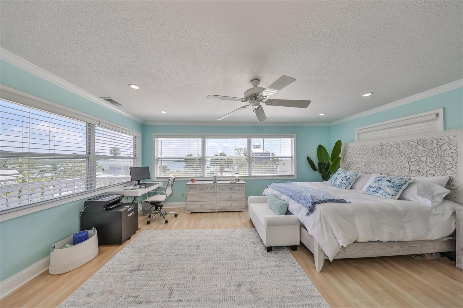 13004 BOCA CIEGA AVE, MADEIRA BEACH, FL — photo 6