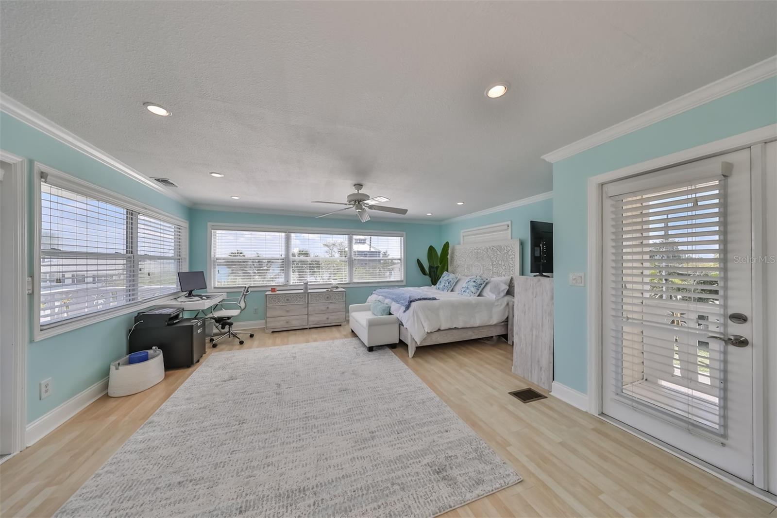 13004 BOCA CIEGA AVE, MADEIRA BEACH, FL — photo 21