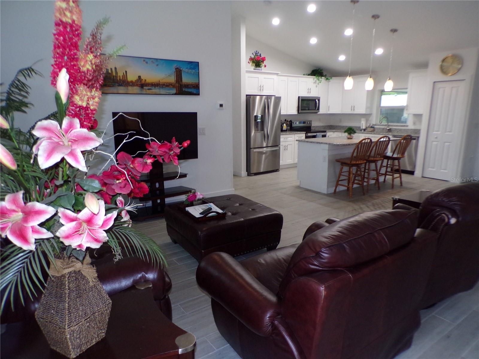 326 MILLPORT ST NW, PORT CHARLOTTE, FL — photo 2