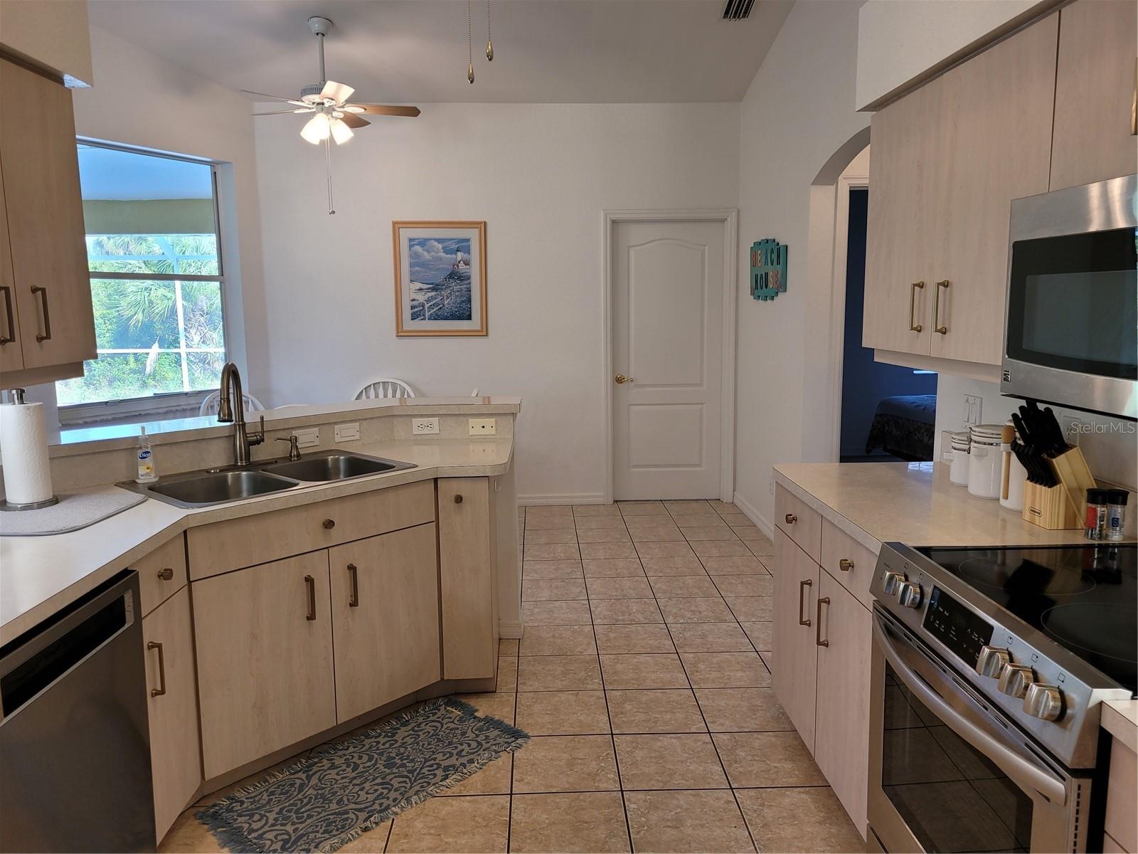 72 LONG MEADOW CT, ROTONDA WEST, FL — photo 9