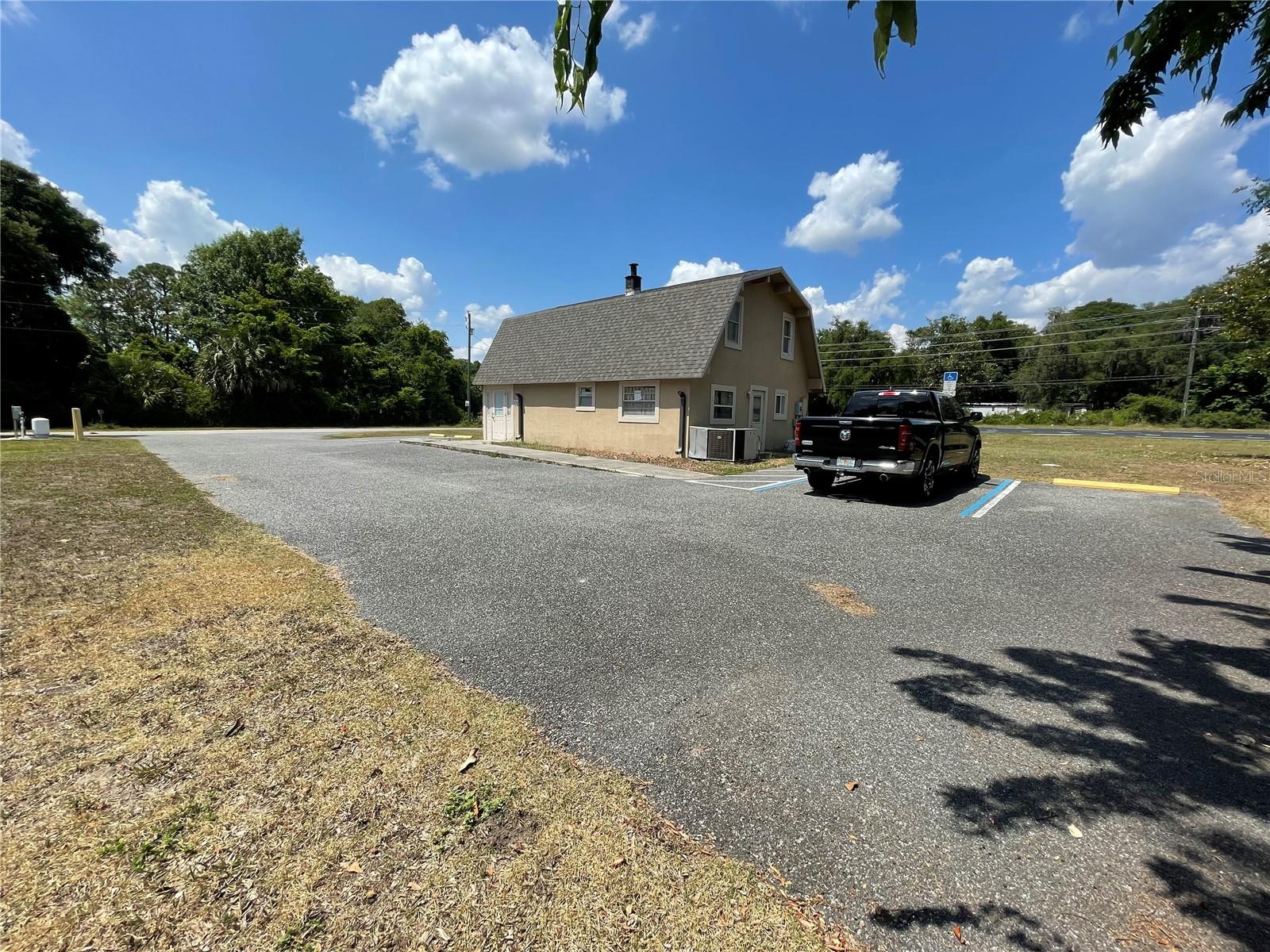 5205 CR 171 - SR 44, WILDWOOD, FL — photo 4