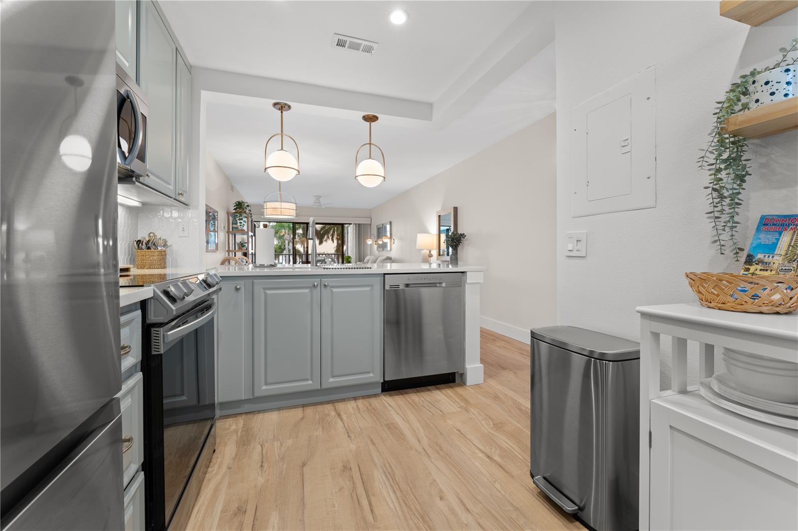 6287 BAHIA DEL MAR CIR #312, ST PETERSBURG, FL — photo 9