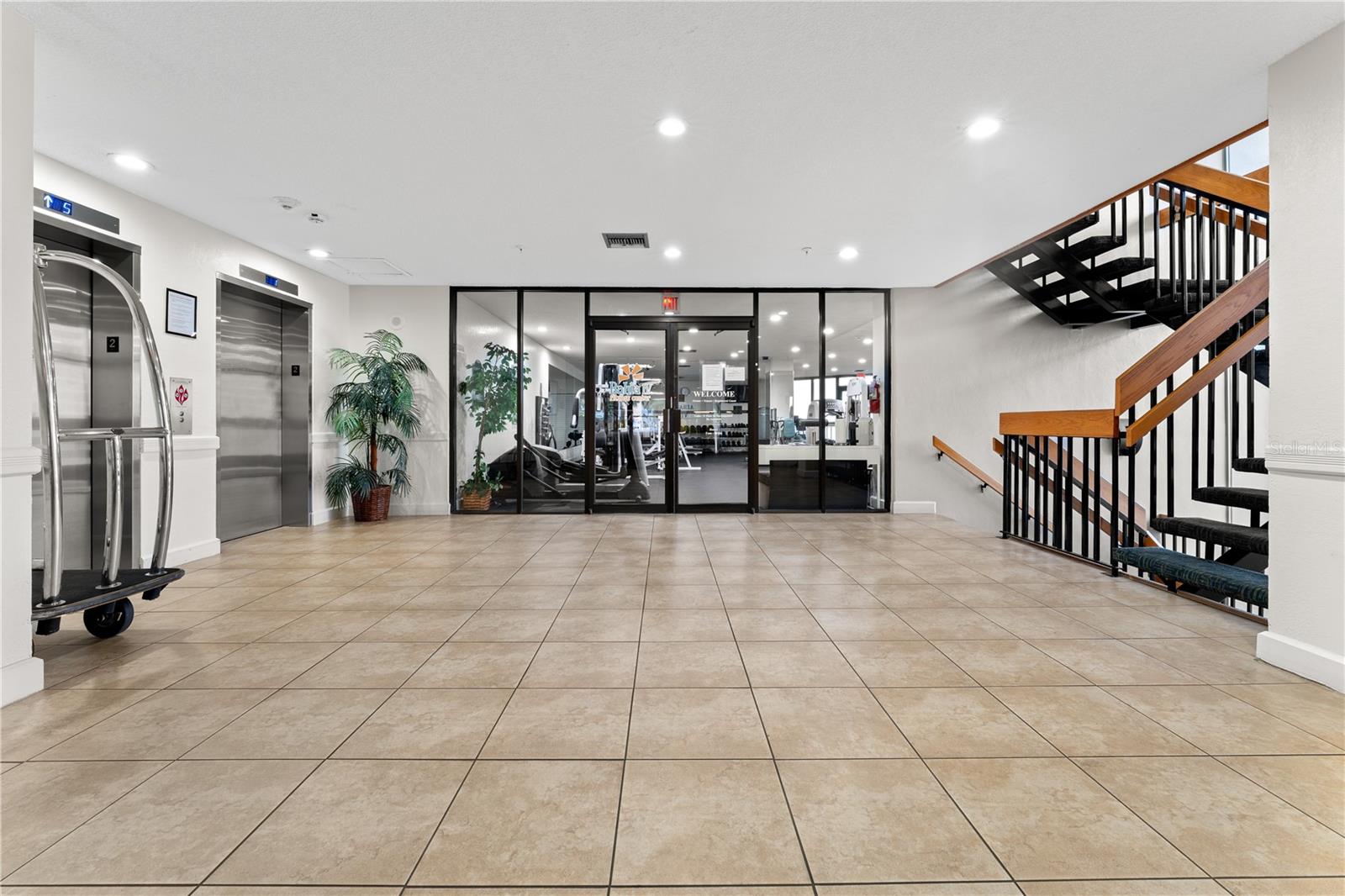 6287 BAHIA DEL MAR CIR #312, ST PETERSBURG, FL — photo 42