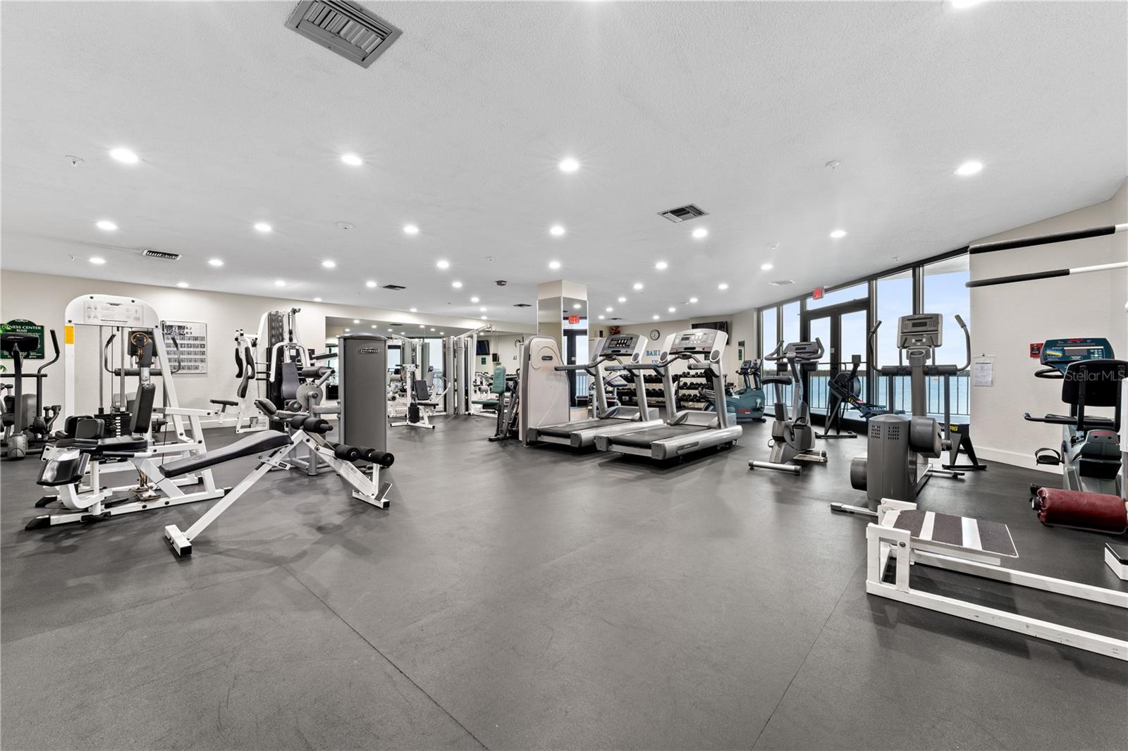 6287 BAHIA DEL MAR CIR #312, ST PETERSBURG, FL — photo 43