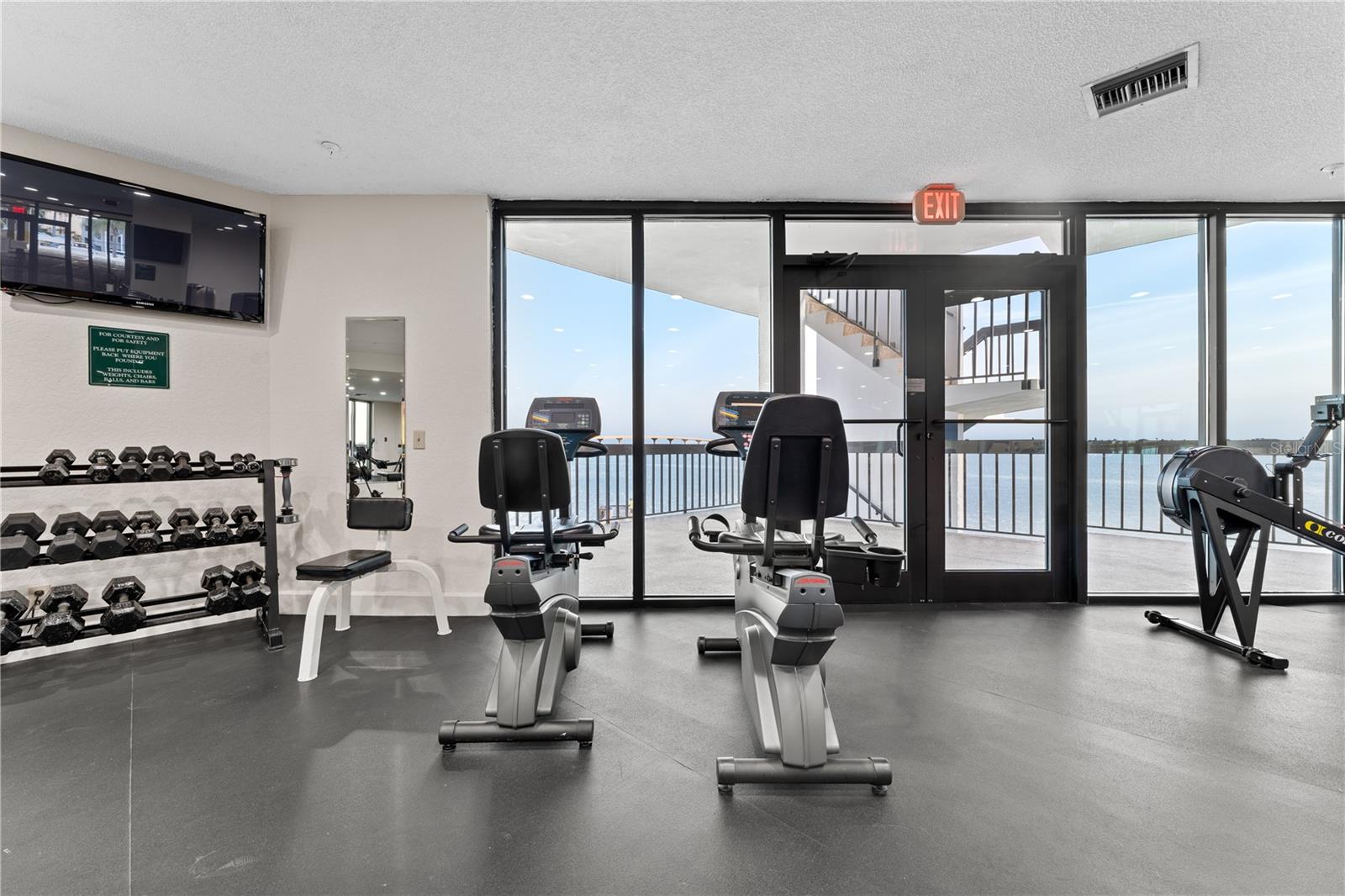 6287 BAHIA DEL MAR CIR #312, ST PETERSBURG, FL — photo 44