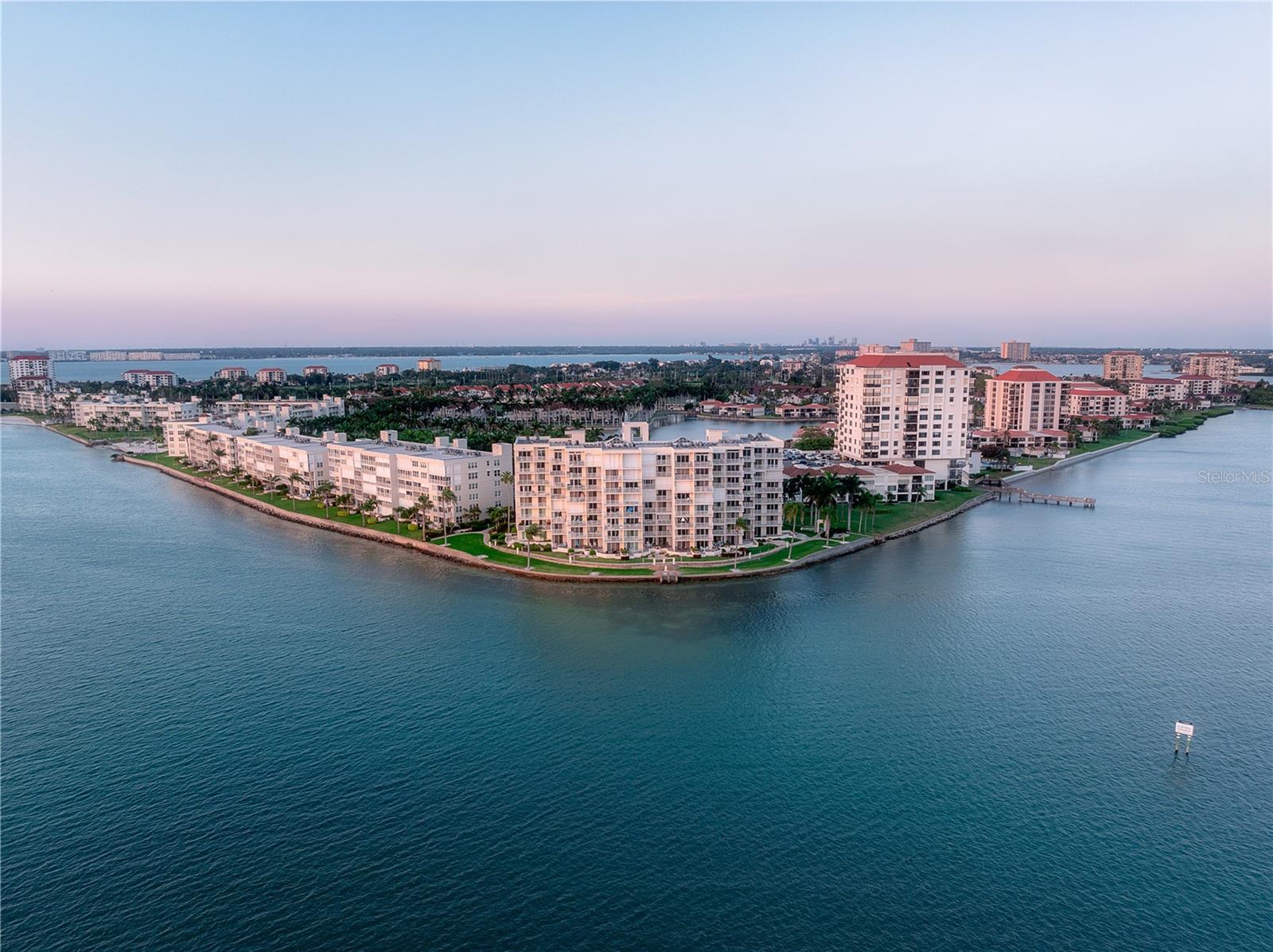 6287 BAHIA DEL MAR CIR #312, ST PETERSBURG, FL — photo 3