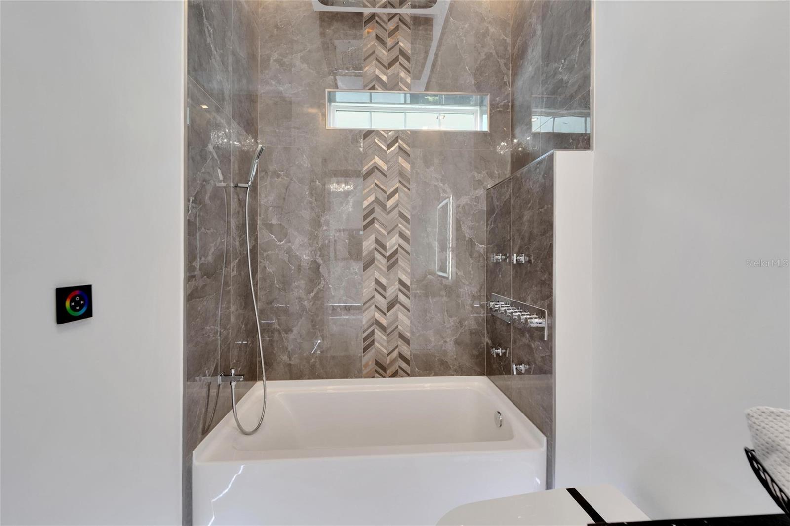 6542 SIMONE SHORES CIR, APOLLO BEACH, FL — photo 43
