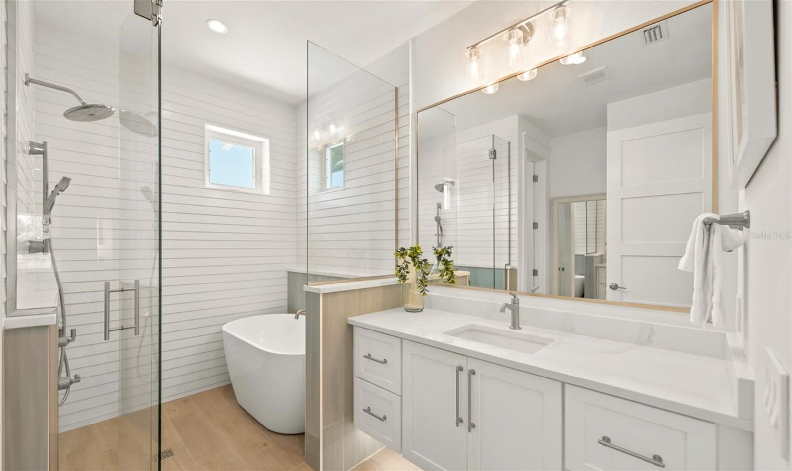 404 NORTH SHORE DR, ANNA MARIA, FL — photo 19