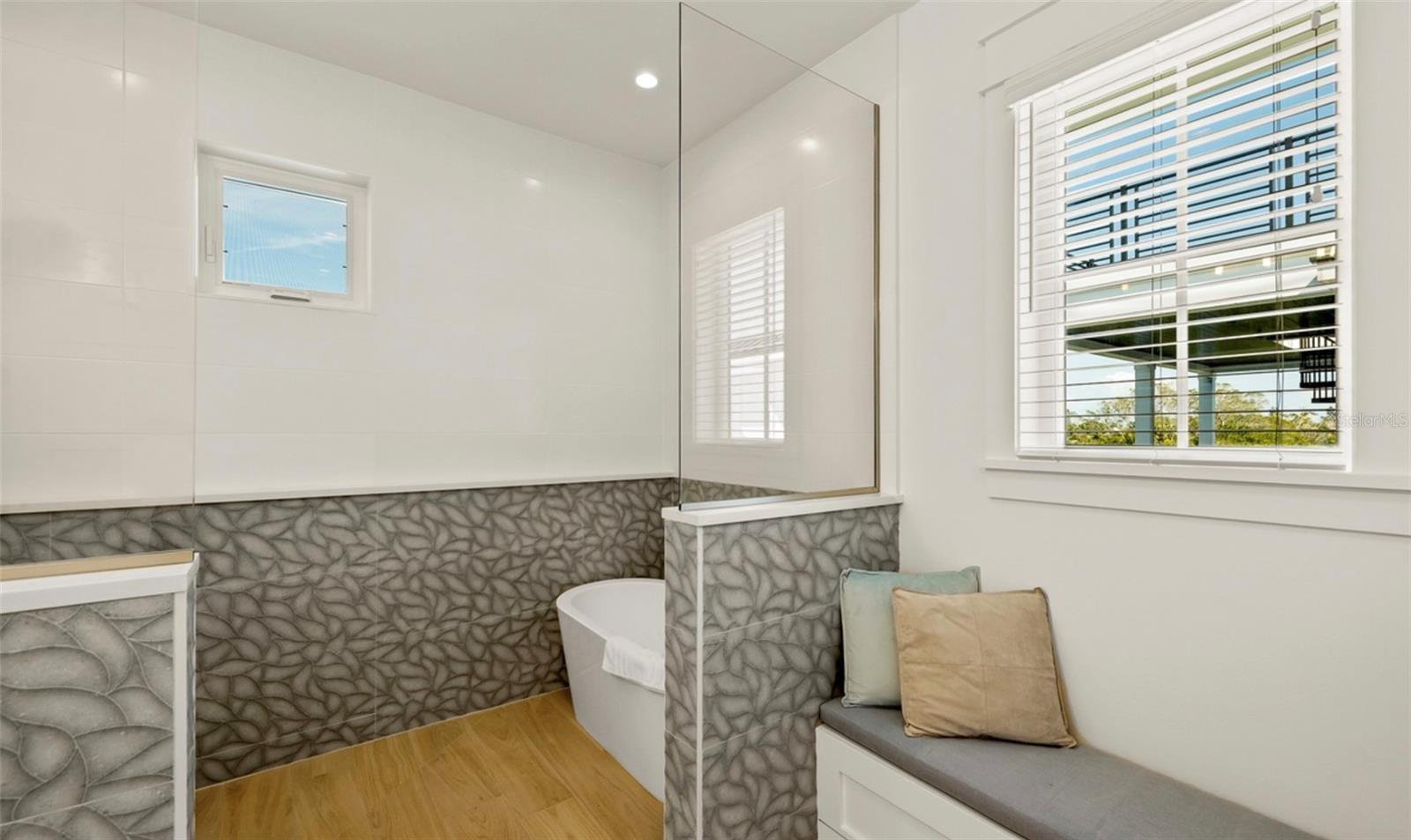 404 NORTH SHORE DR, ANNA MARIA, FL — photo 21