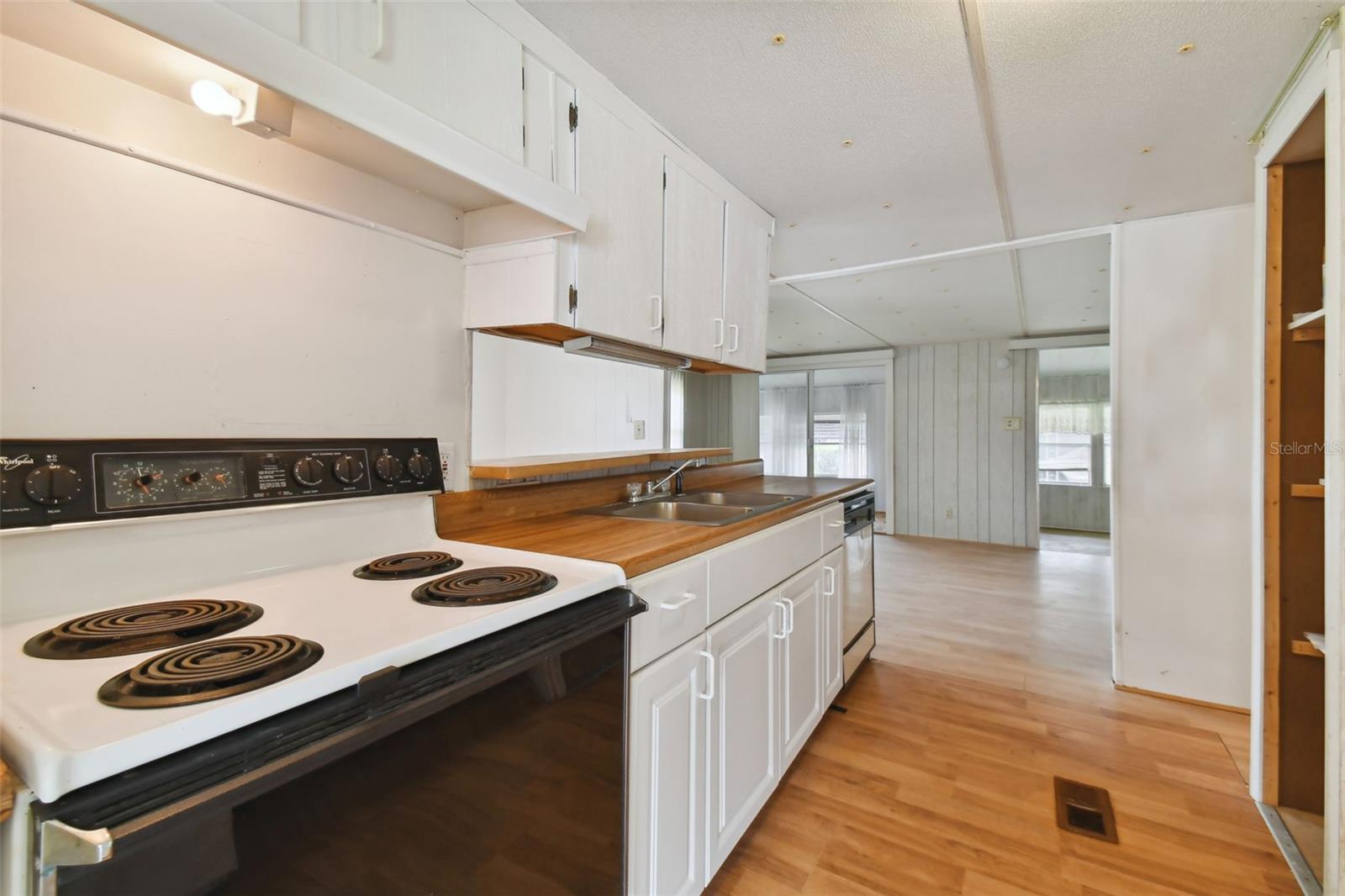 5353 COMANCHE ST, ZEPHYRHILLS, FL — photo 11