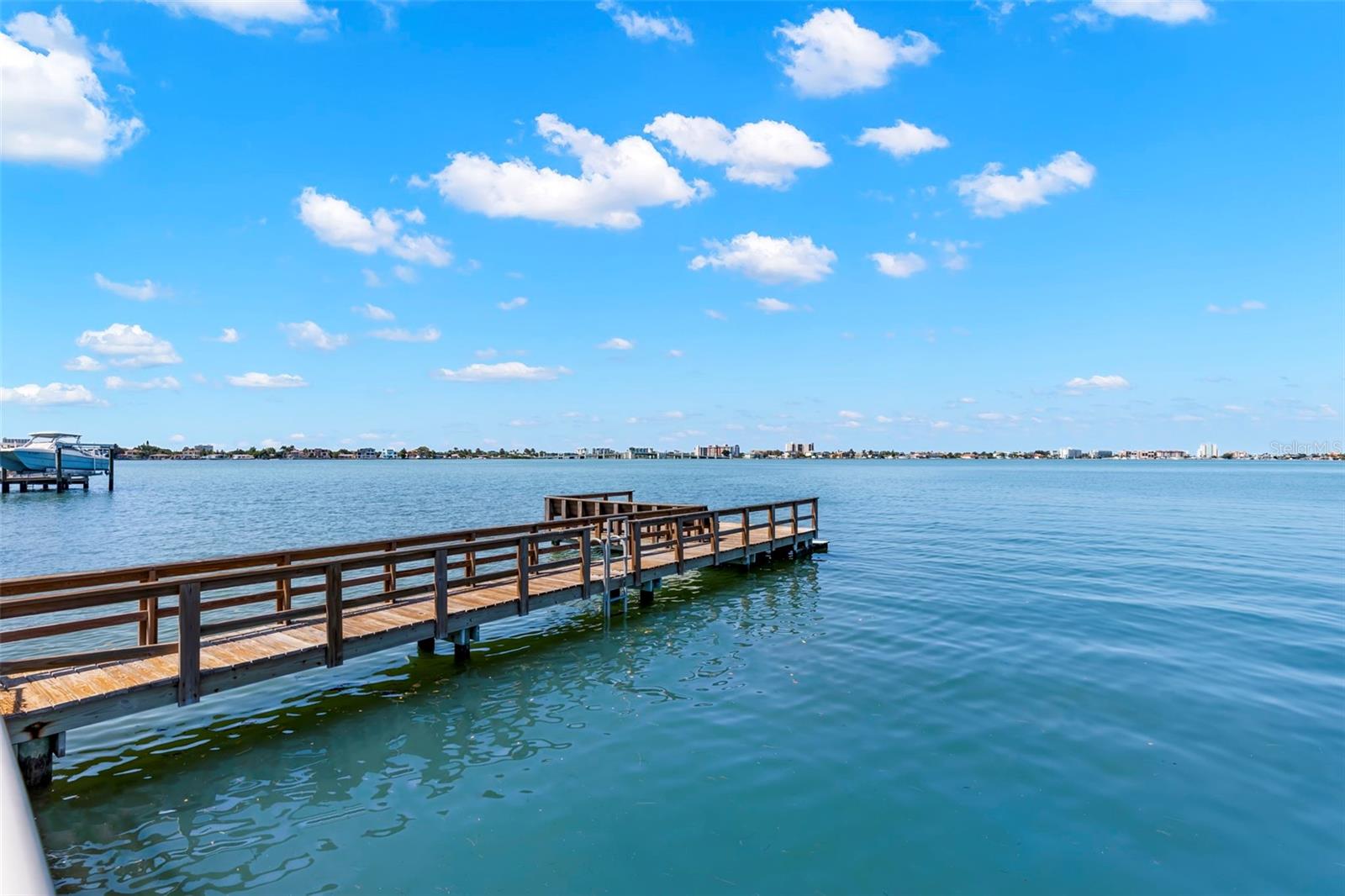 7940 GARDEN DR N, ST PETERSBURG, FL — photo 17
