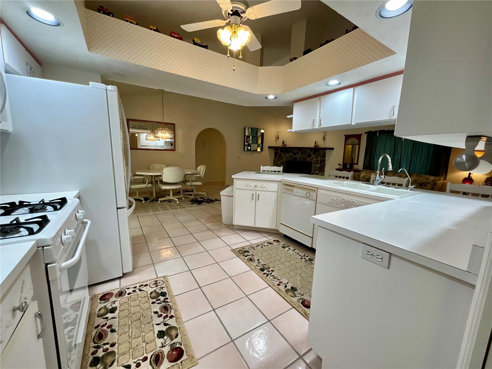 7205 NE 61ST AVENUE RD, SILVER SPRINGS, FL — photo 11