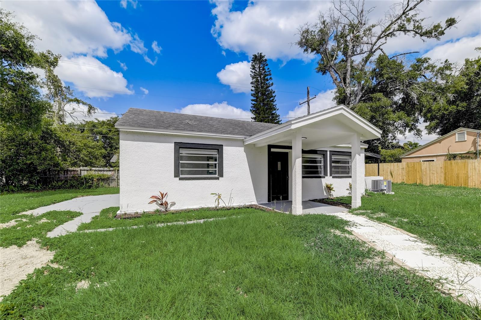 2600 S CRYSTAL LAKE DR, ORLANDO, FL — photo 2