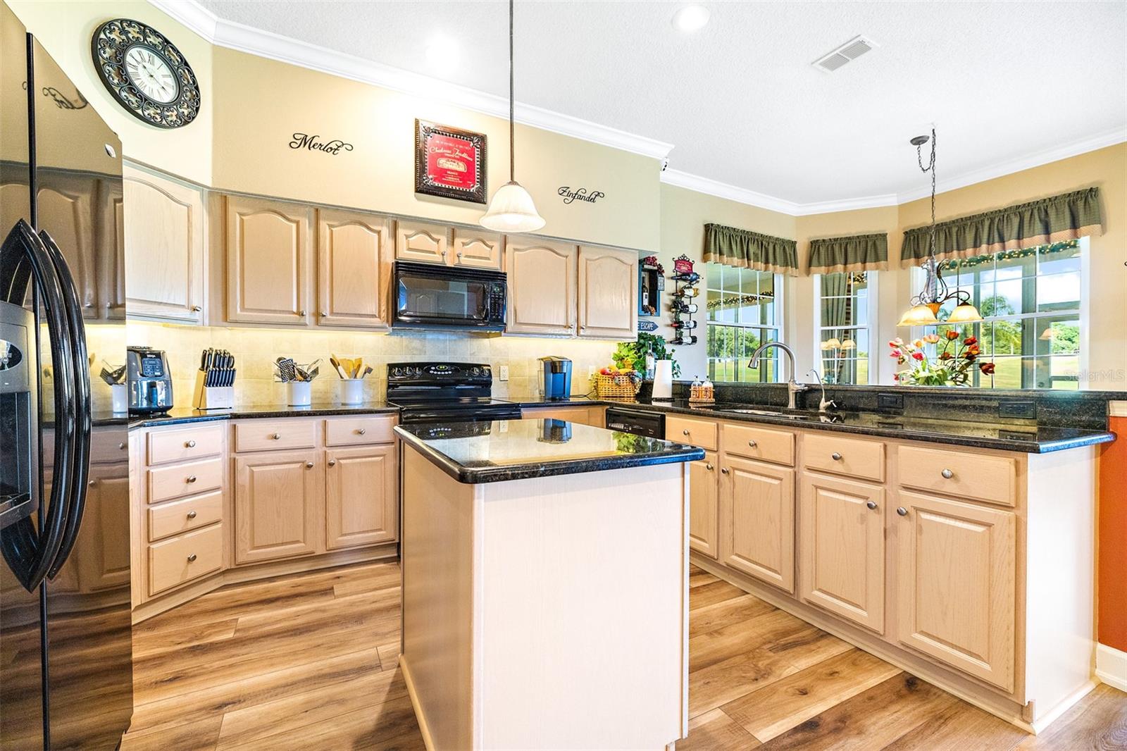 7042 MONTREAL DR, LAKELAND, FL — photo 9