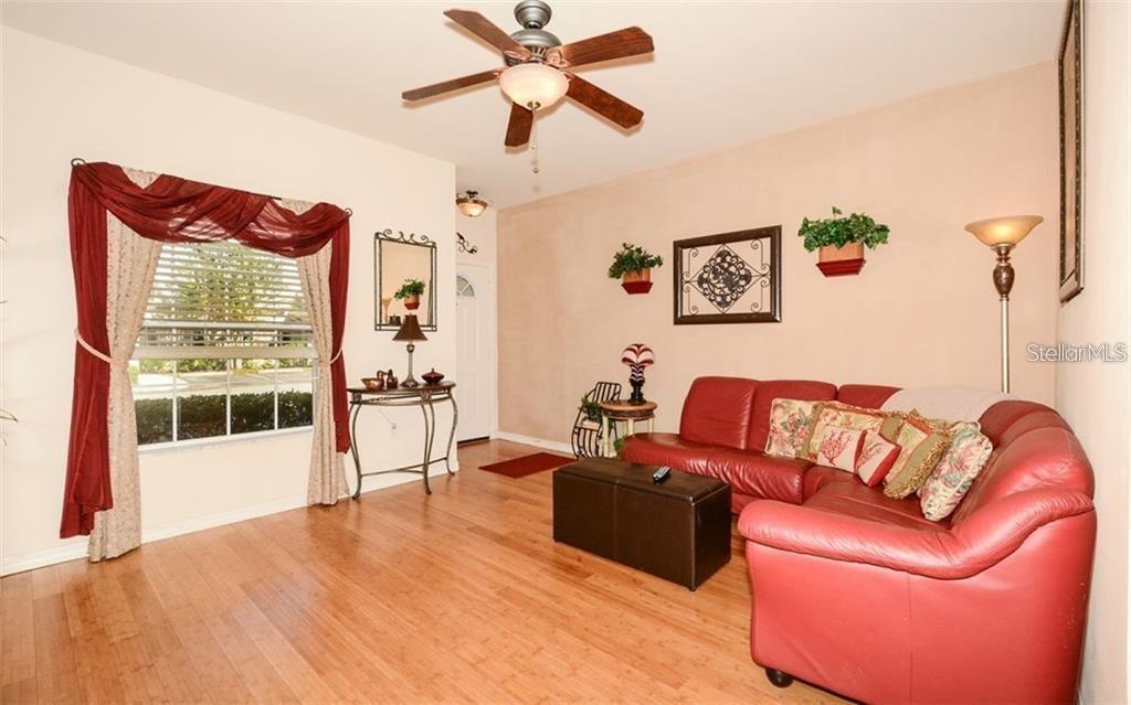 7685 PLANTATION CIR #B, UNIVERSITY PARK, FL — photo 5