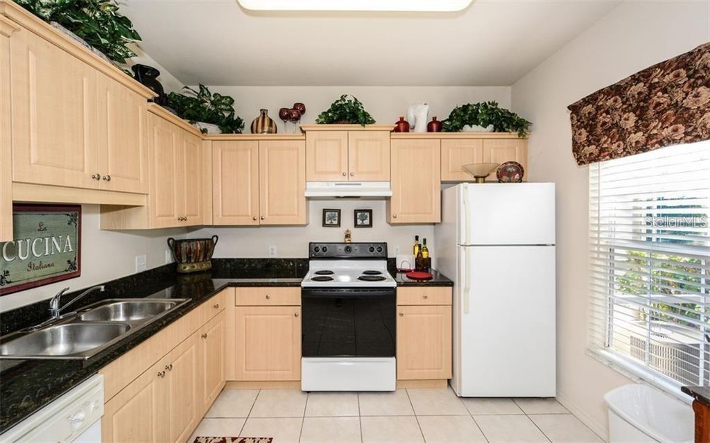 7685 PLANTATION CIR #B, UNIVERSITY PARK, FL — photo 9