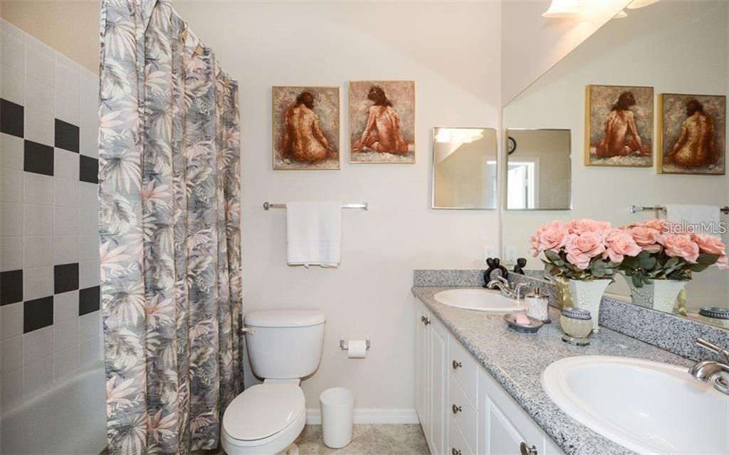7685 PLANTATION CIR #B, UNIVERSITY PARK, FL — photo 15